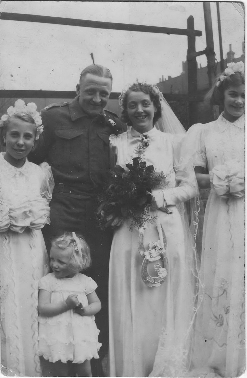 ANC066 Kit's wedding in back garden_cropped800w