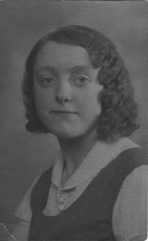 Kitty in black and white